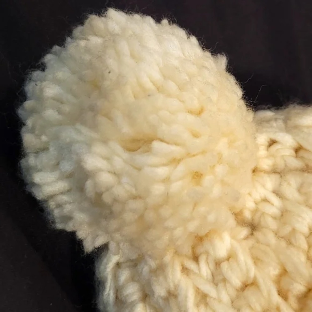 { ❤️ $5 }  Chunky Knit Hat with Top Pom Pom - Picture 3 of 5